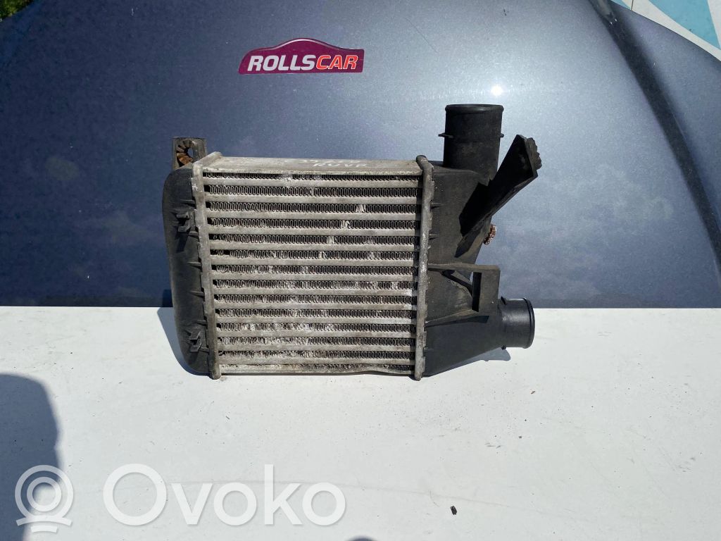 BMW 5 E39 Oro nukreipėjas/ kanalas interkūlerio radiatoriaus 