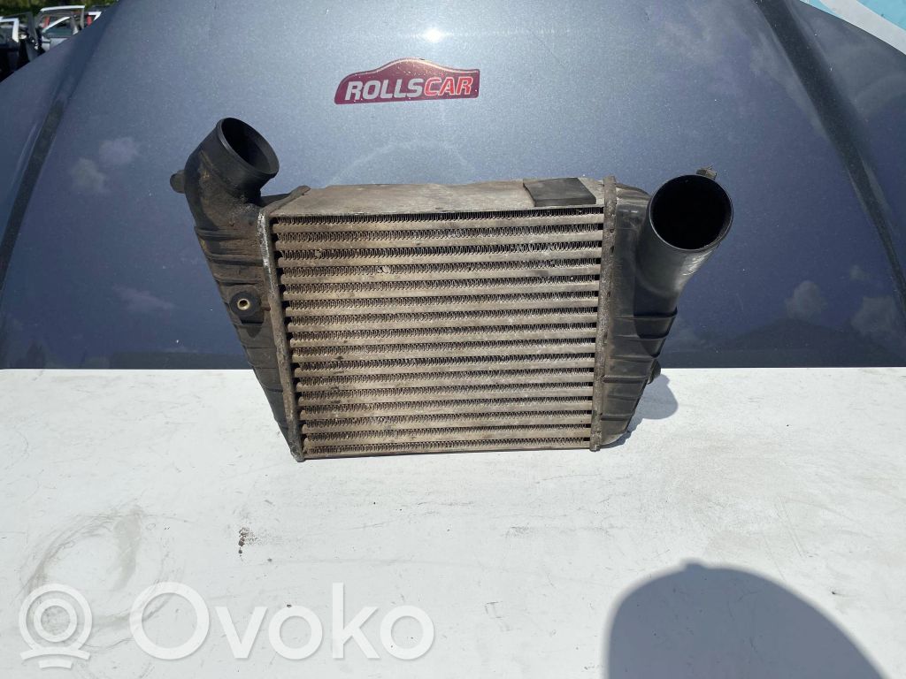 Audi A6 S6 C4 4A Oro nukreipėjas/ kanalas interkūlerio radiatoriaus 