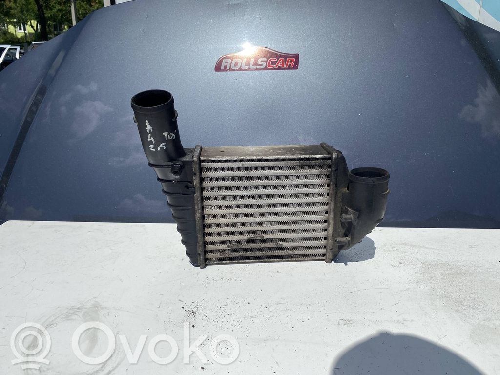 Audi A4 S4 B5 8D Oro nukreipėjas/ kanalas interkūlerio radiatoriaus 