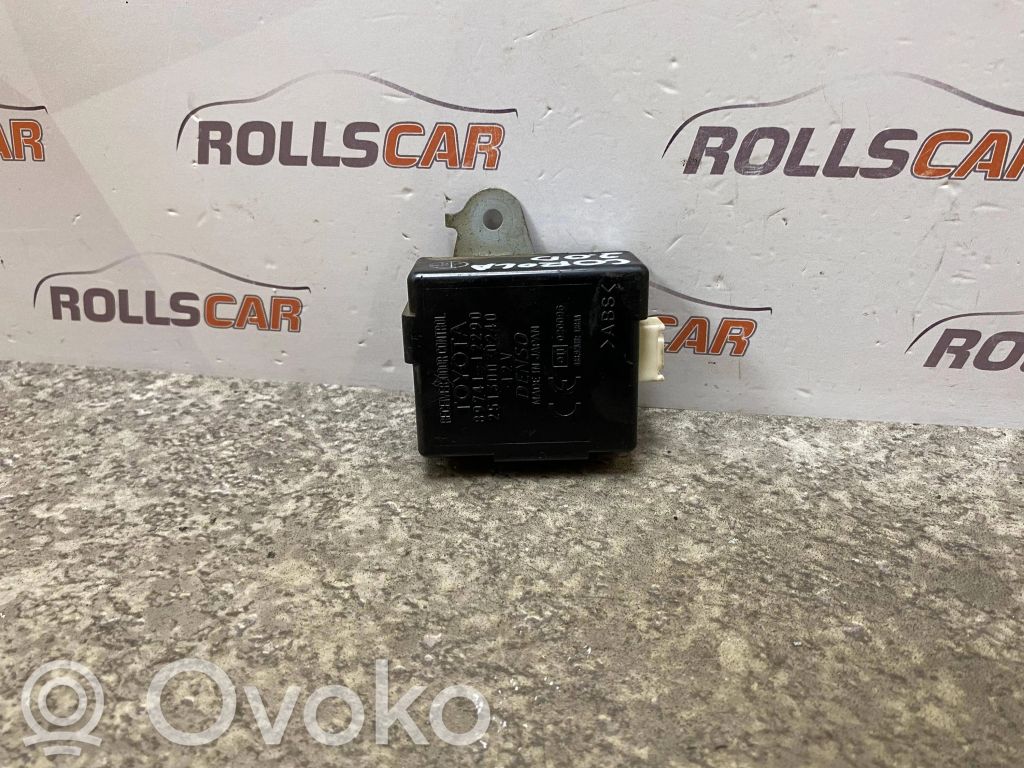 Toyota Corolla E120 E130 Door control unit/module 