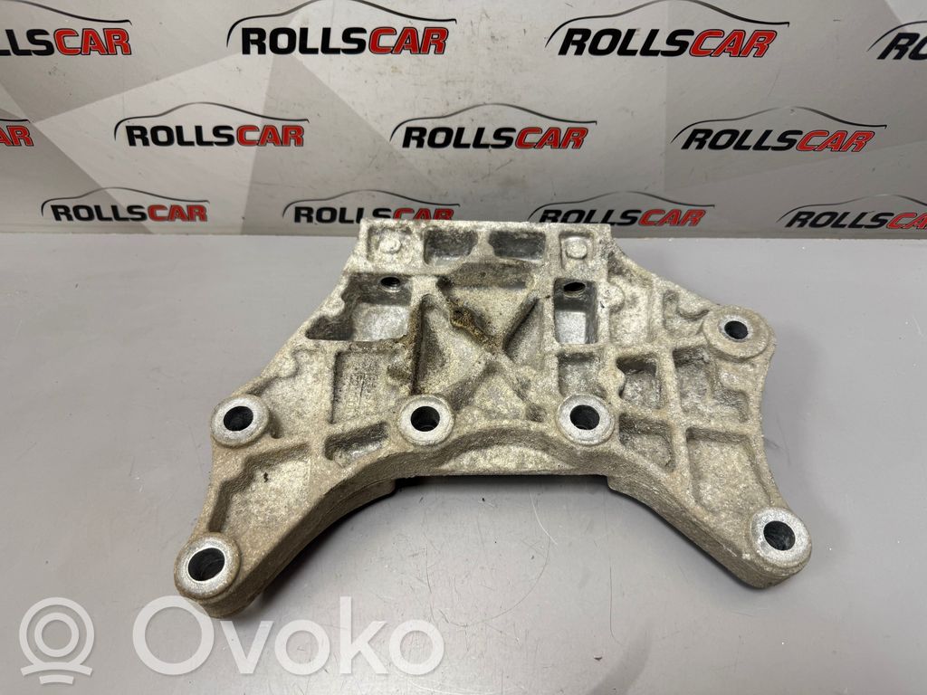 Land Rover Freelander 2 - LR2 Gearbox mounting bracket 