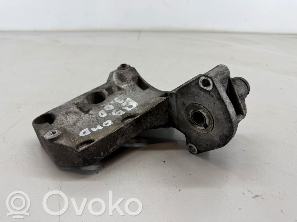 BMW 5 E39 A/C compressor mount bracket 