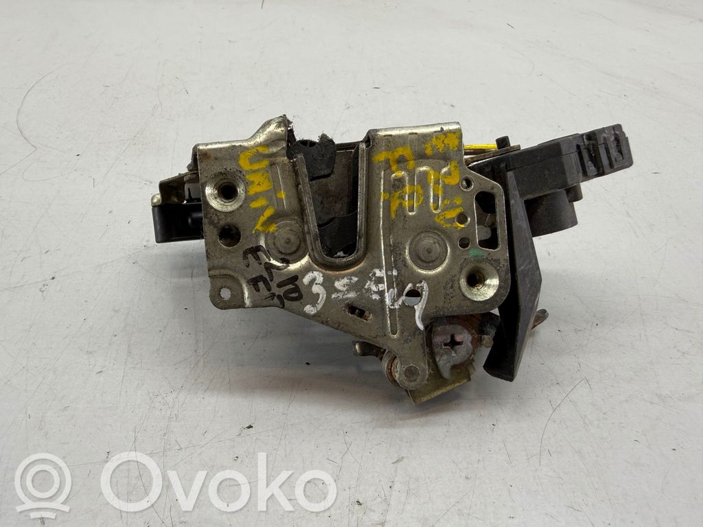 Mercedes-Benz E W210 Etuoven lukko 