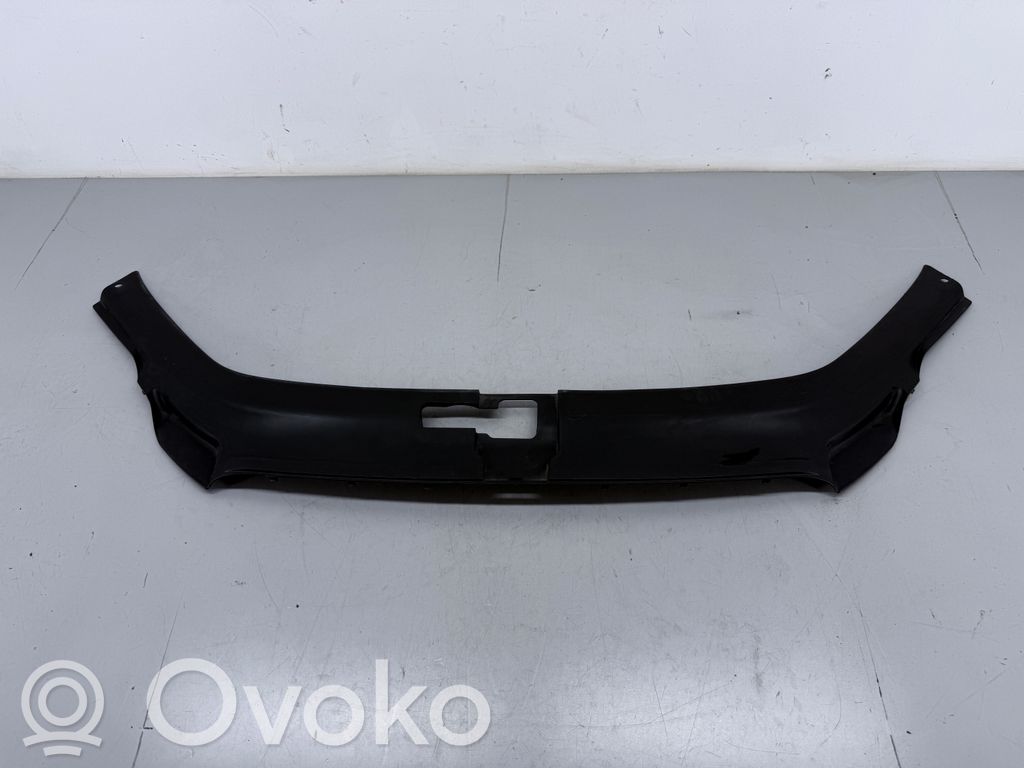 Audi Q7 4L Radiator trim 