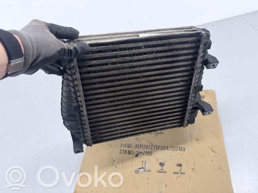 Audi Q7 4L Chłodnica powietrza doładowującego / Intercooler 