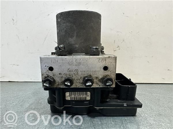 Audi A4 S4 B5 8D Takavalon polttimo 