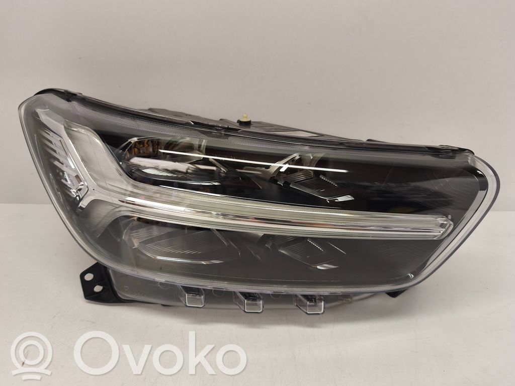 Volvo XC40 Headlight/headlamp 