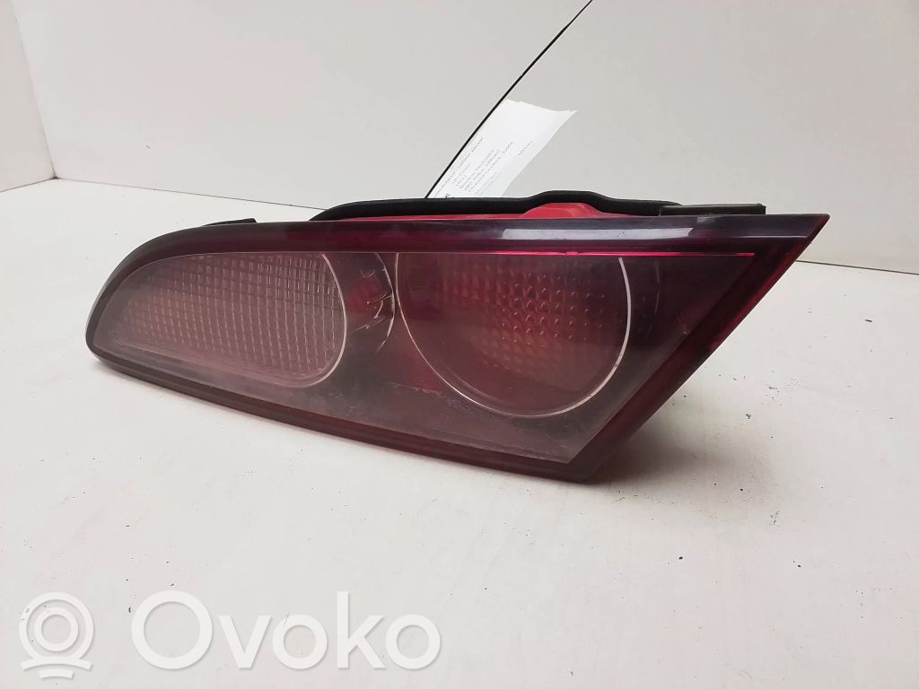 Alfa Romeo 159 Galinis žibintas dangtyje 