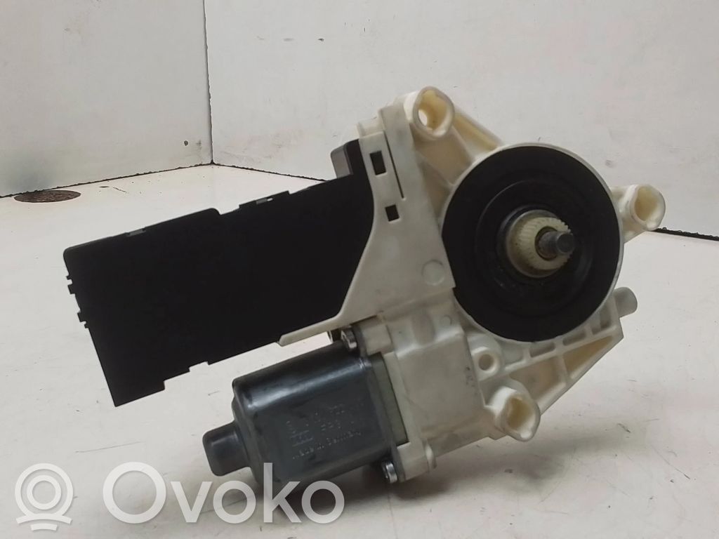 Peugeot 407 Silnik regulatora szyby drzwi przednich 