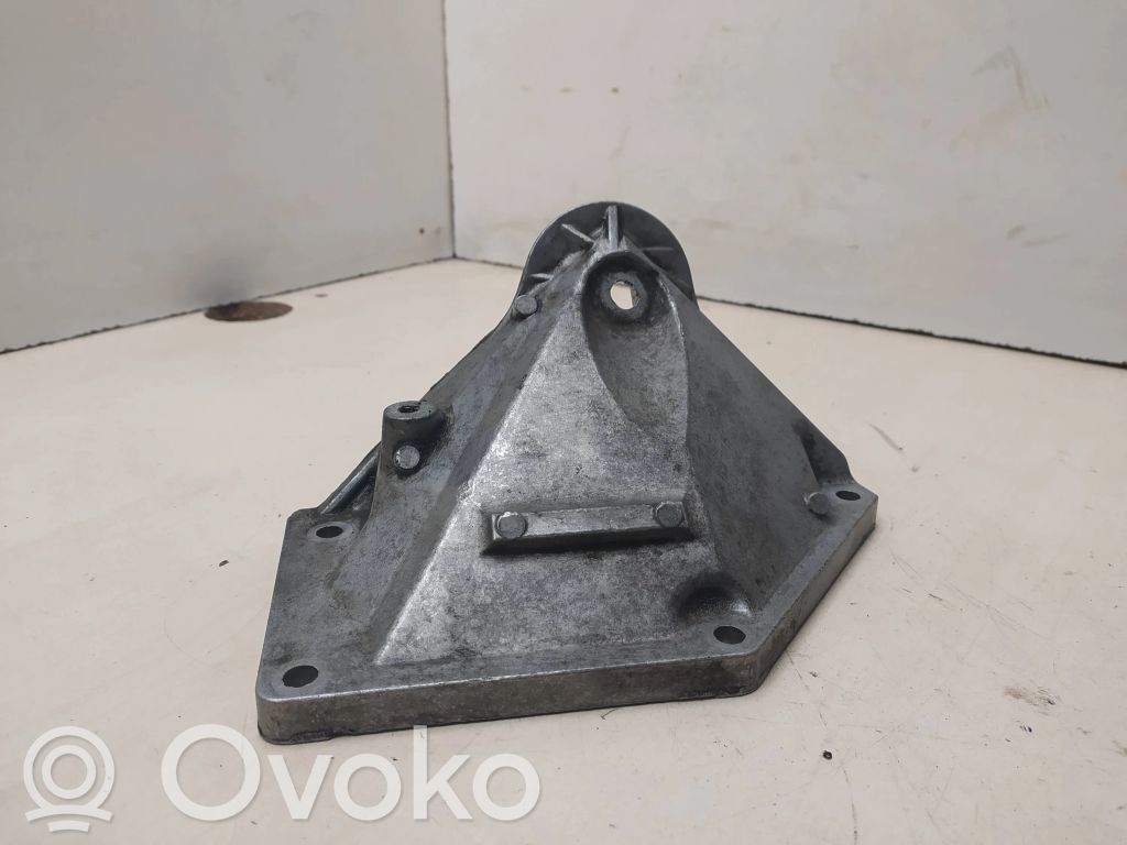 Variklio tvirtinimo kronšteinas   6761111,24168110,9226D
