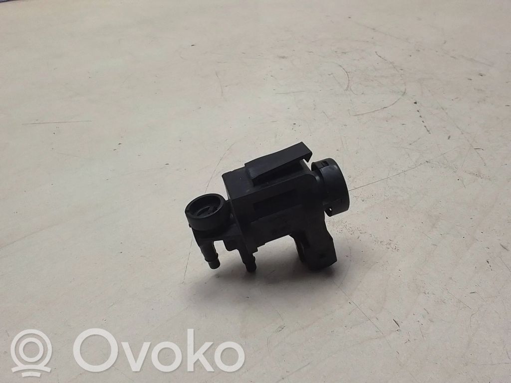 Audi A4 S4 B5 8D Electroválvula del turbo 