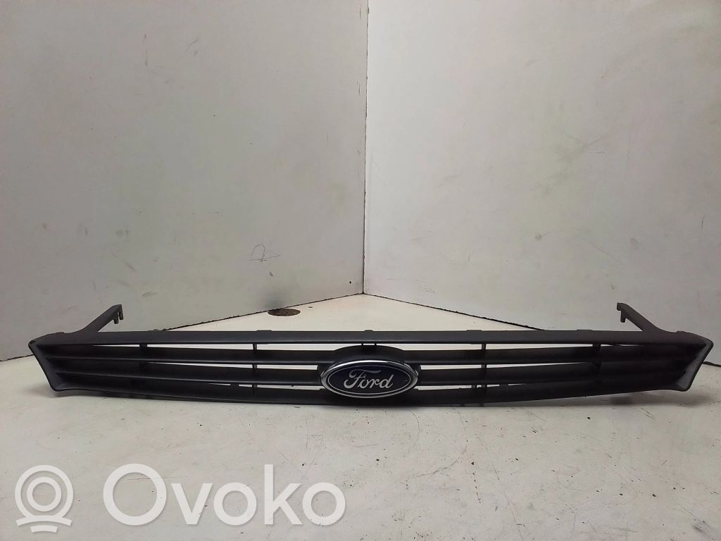 Front grill   A31042