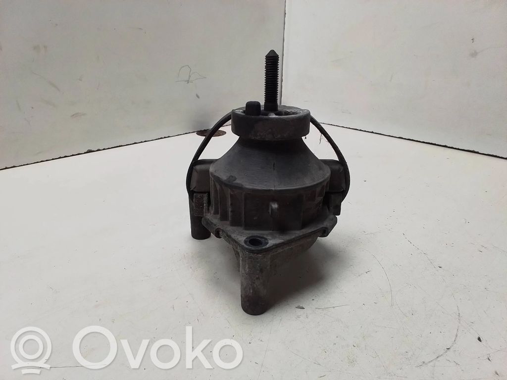 Engine mount bracket   5237219