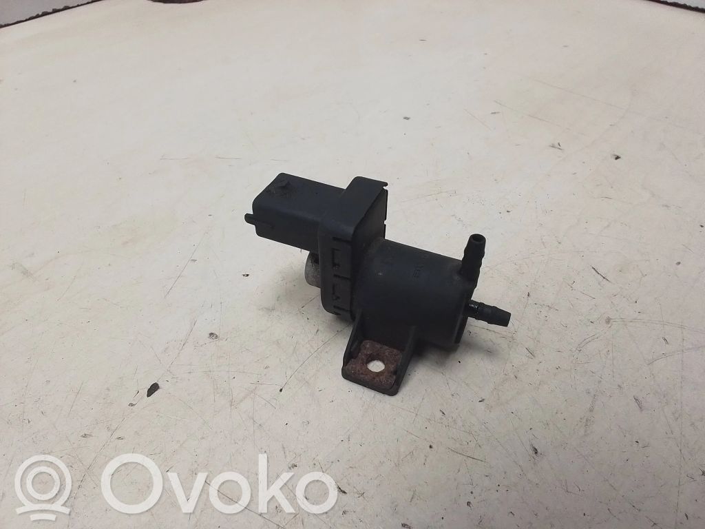 Opel Insignia A Supapă vacuum 