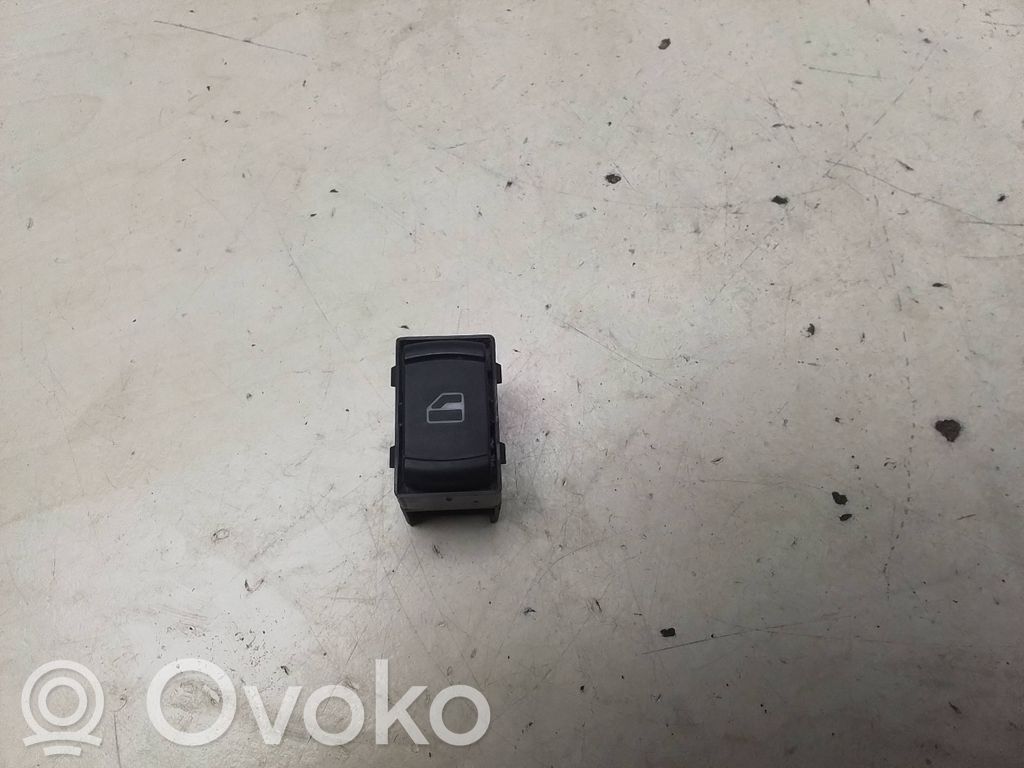 Volkswagen PASSAT B5.5 Electric window control switch 