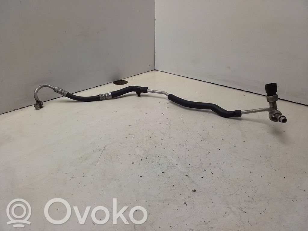 Ilmastointilaitteen putki (A/C)   D65161462A