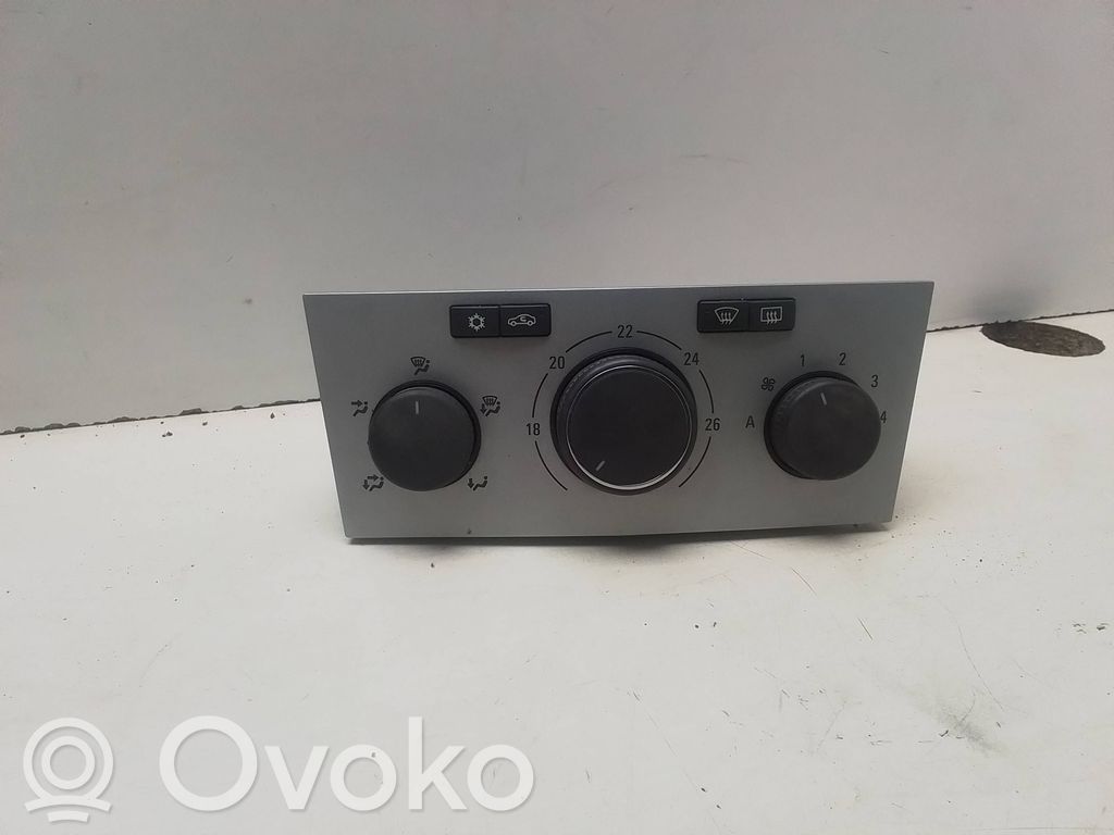Opel Astra H Climate control unit 