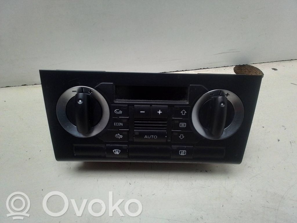 Audi A3 S3 8P Panel klimatyzacji 