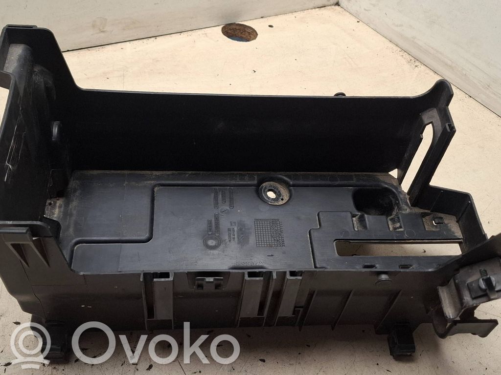 Opel Insignia A Podstawa / Obudowa akumulatora 