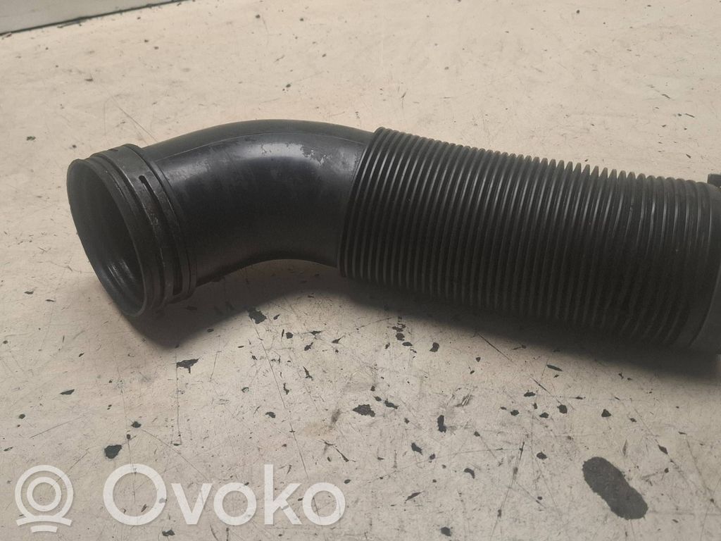 Volkswagen PASSAT B5 Rura / Wąż dolotowy powietrza 