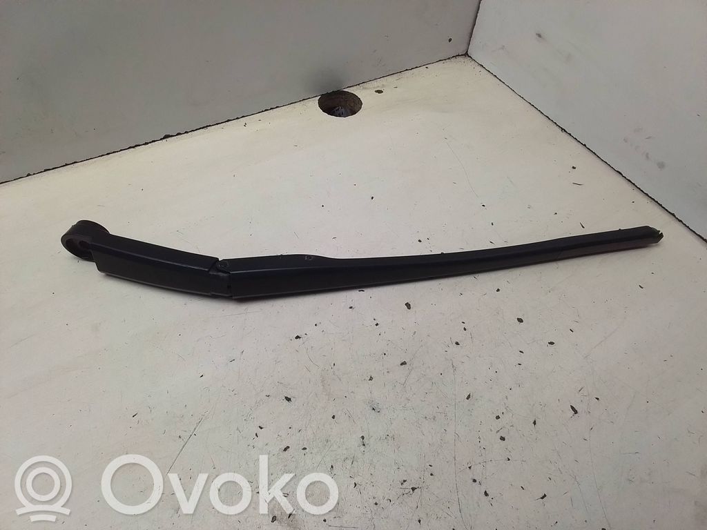Honda Civic Front wiper blade arm 