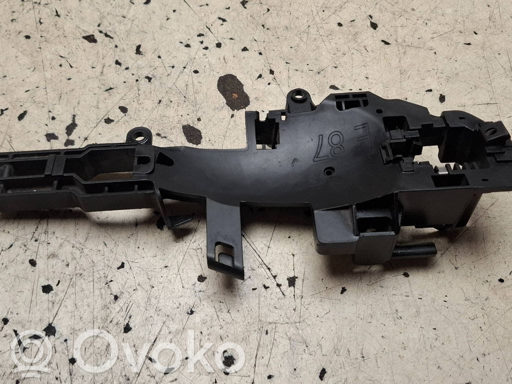 Rear door exterior handle/bracket