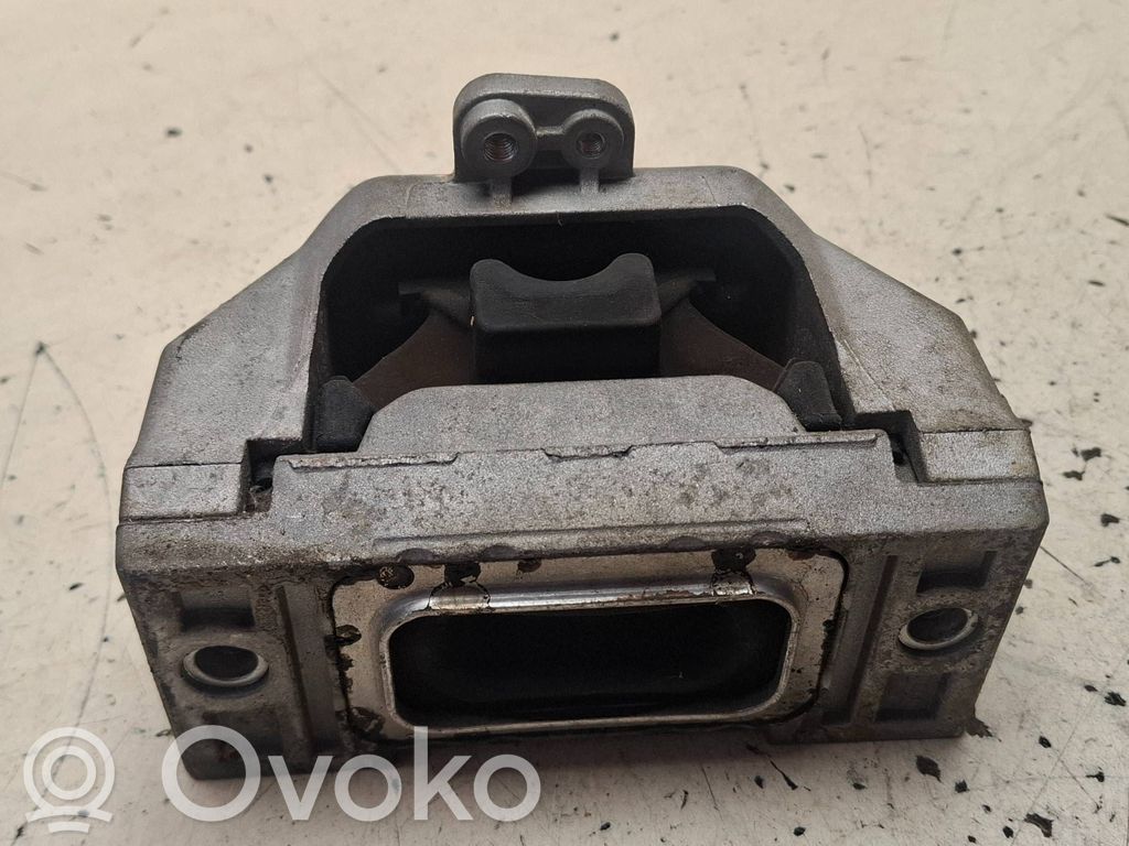 Volkswagen Golf IV Engine mount bracket 