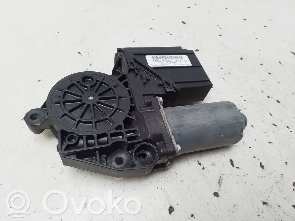 Volkswagen Transporter - Caravelle T5 Silnik regulatora szyby drzwi przednich 