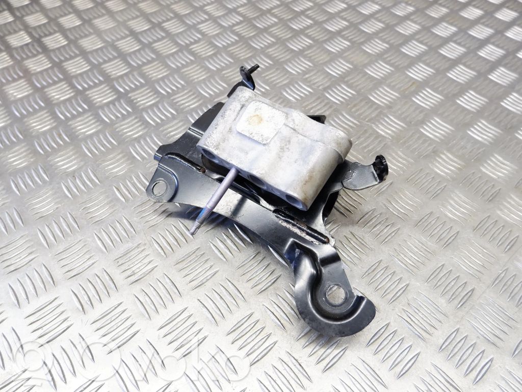 Lexus UX Engine mount bracket 