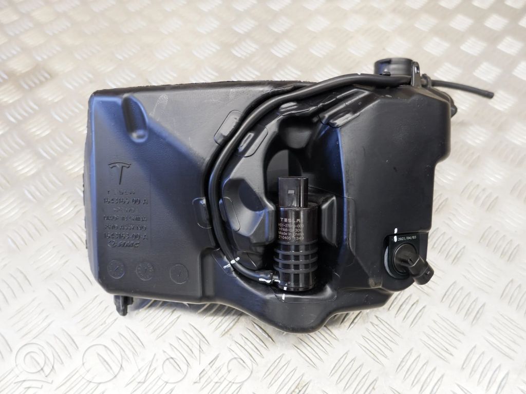 Tesla Model 3 Windshield washer fluid reservoir/tank 