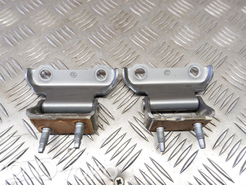 Lexus NX Tailgate/trunk/boot hinge 