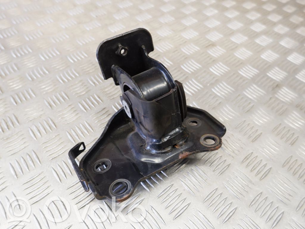Toyota RAV 4 (XA40) Engine mount bracket 