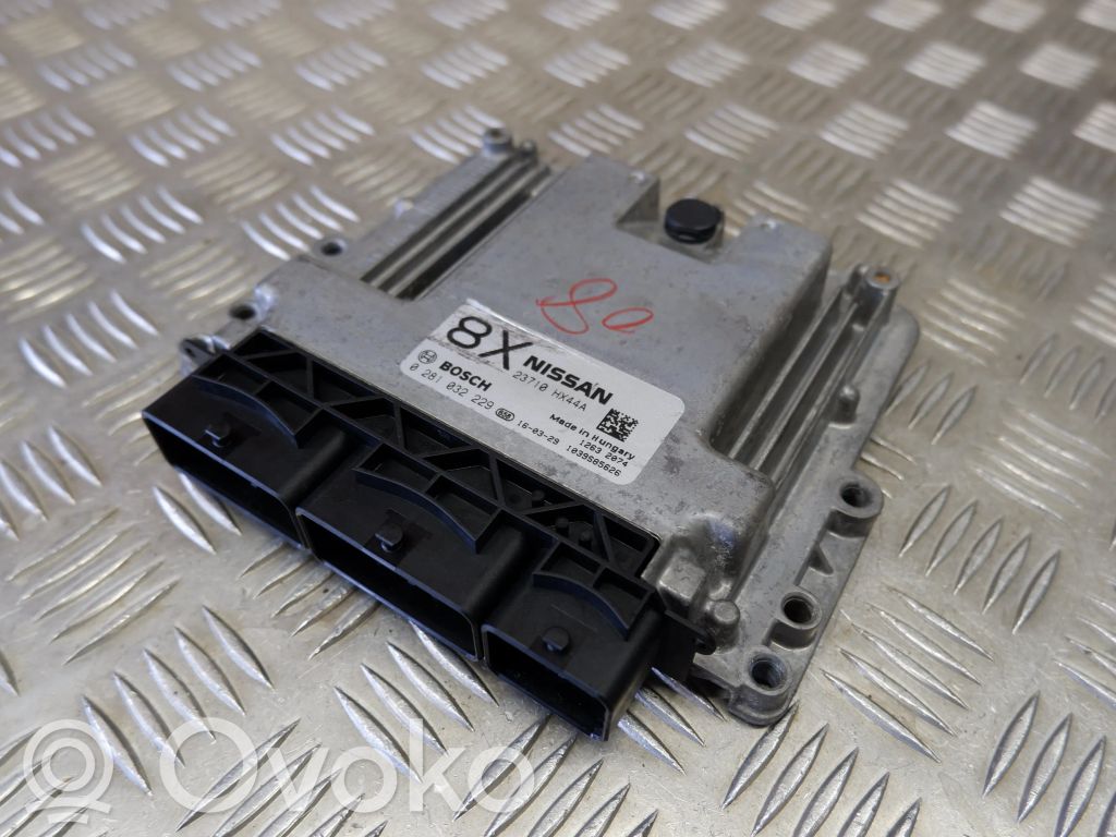 Nissan X-Trail T32 Engine control unit/module 