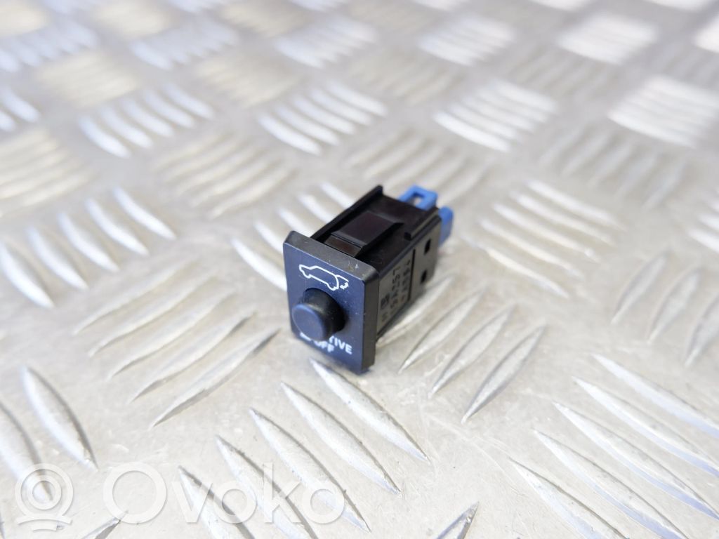 Mitsubishi Outlander Tailgate opening switch 