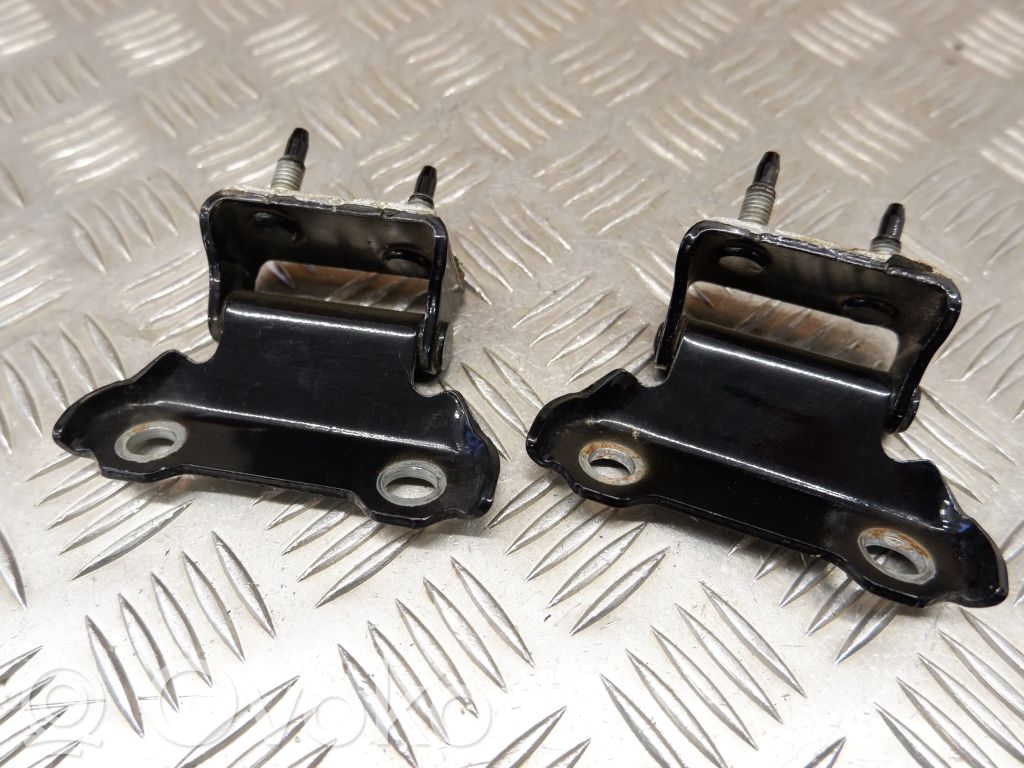 Tailgate/trunk/boot hinge   6881048010,6881048010