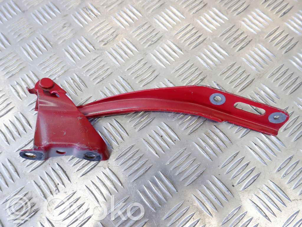 Engine bonnet/hood hinges