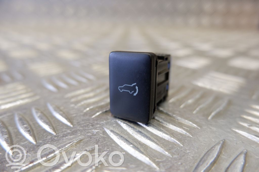 Mitsubishi Outlander Tailgate opening switch 