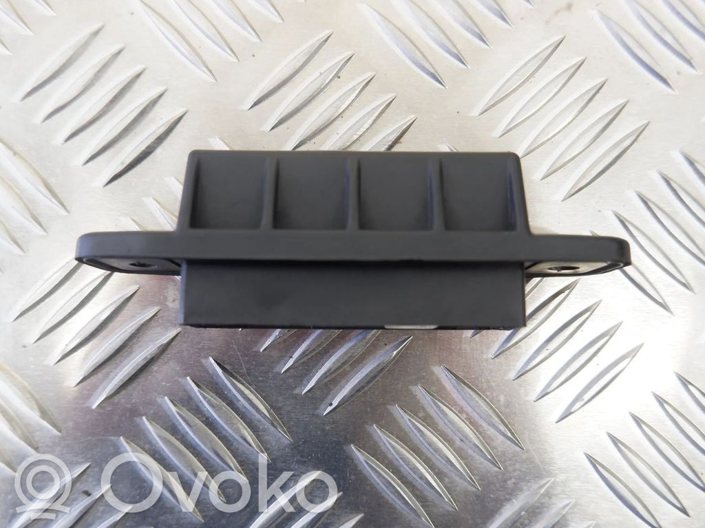 Tailgate opening switch   8484028040,8484028040