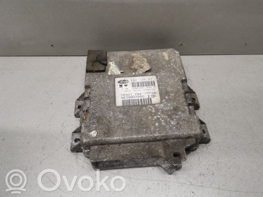 Peugeot 206 Engine control unit/module 