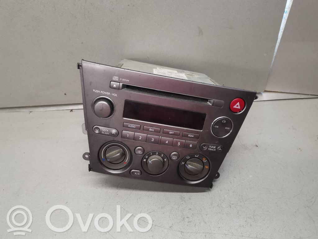 Subaru Legacy Radio/CD/DVD/GPS head unit 