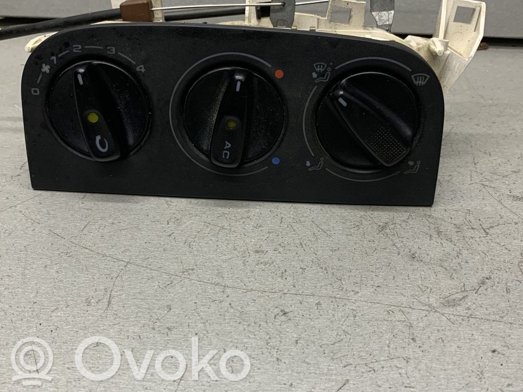 Climate control unit   95NW18D451A