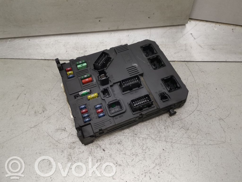Peugeot 206 Fuse module 