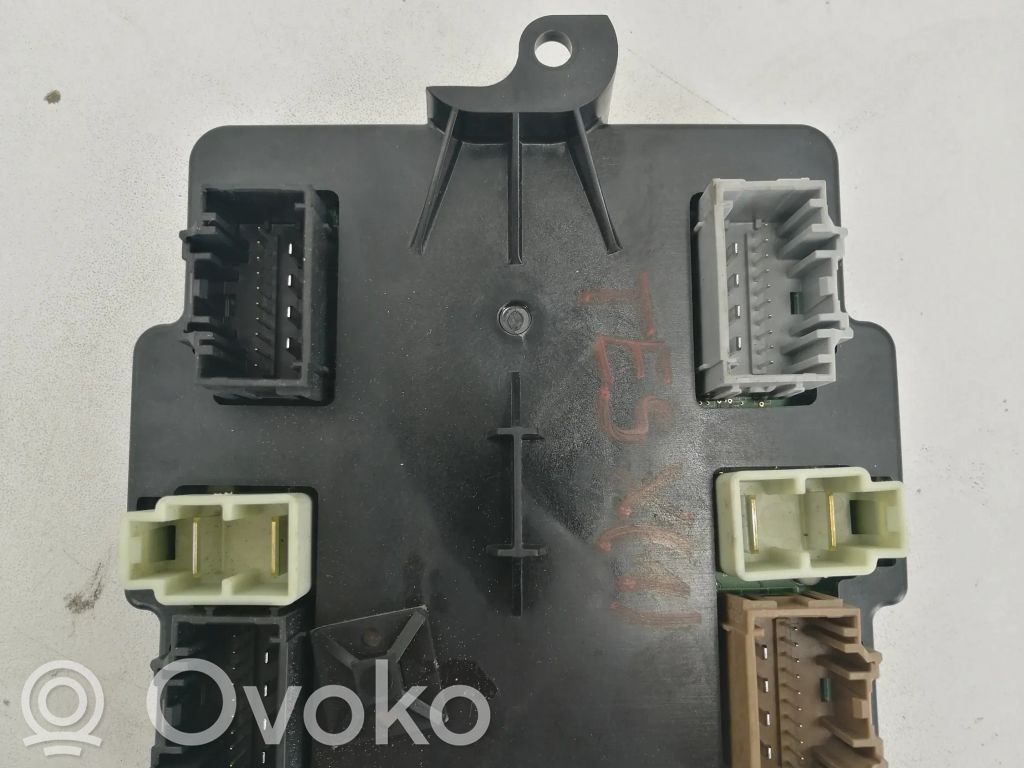 Tesla Model X Door control unit/module 