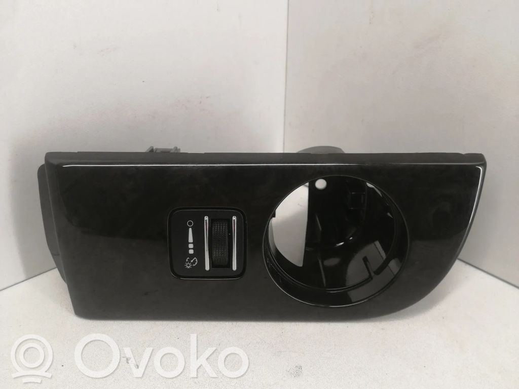 Panel trim   04602891AE,70004503BE