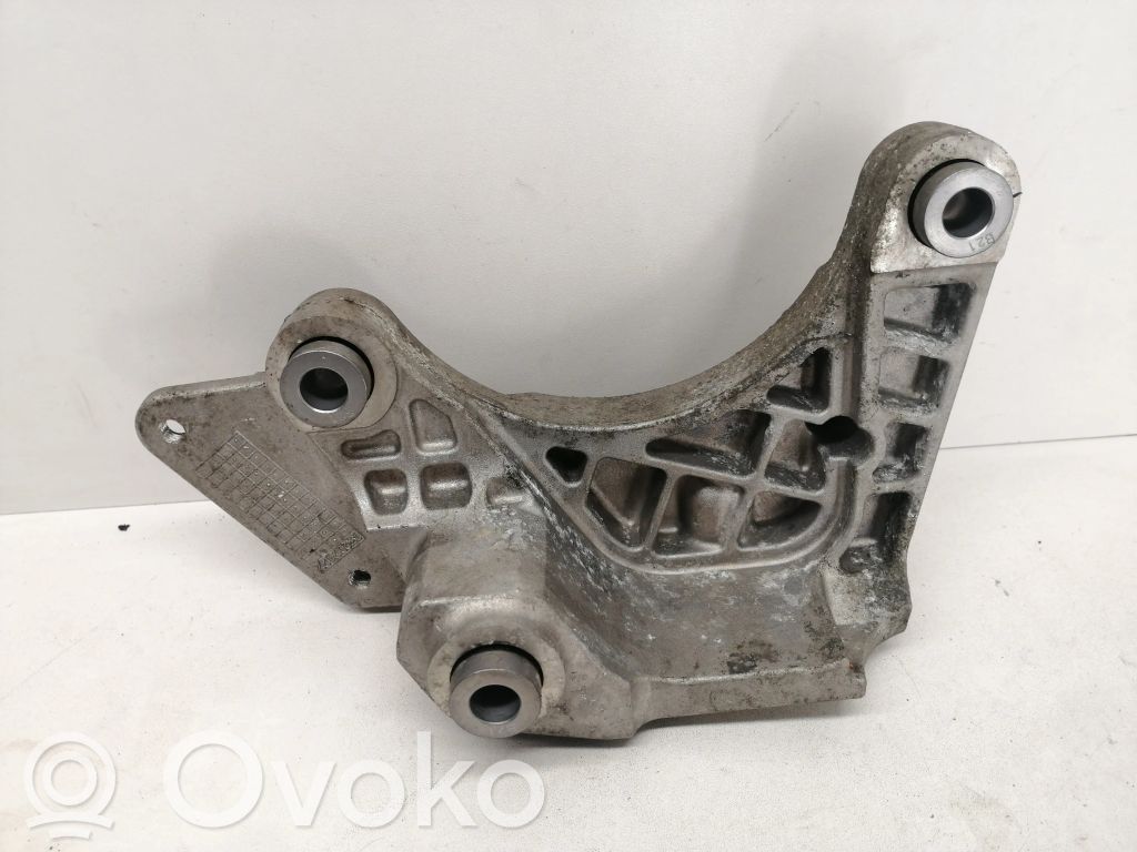 Jaguar I-Pace Engine mounting bracket 