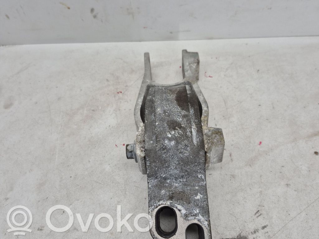 Volvo XC40 Engine mount bracket 