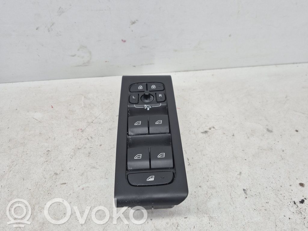 Volvo XC40 Electric window control switch 