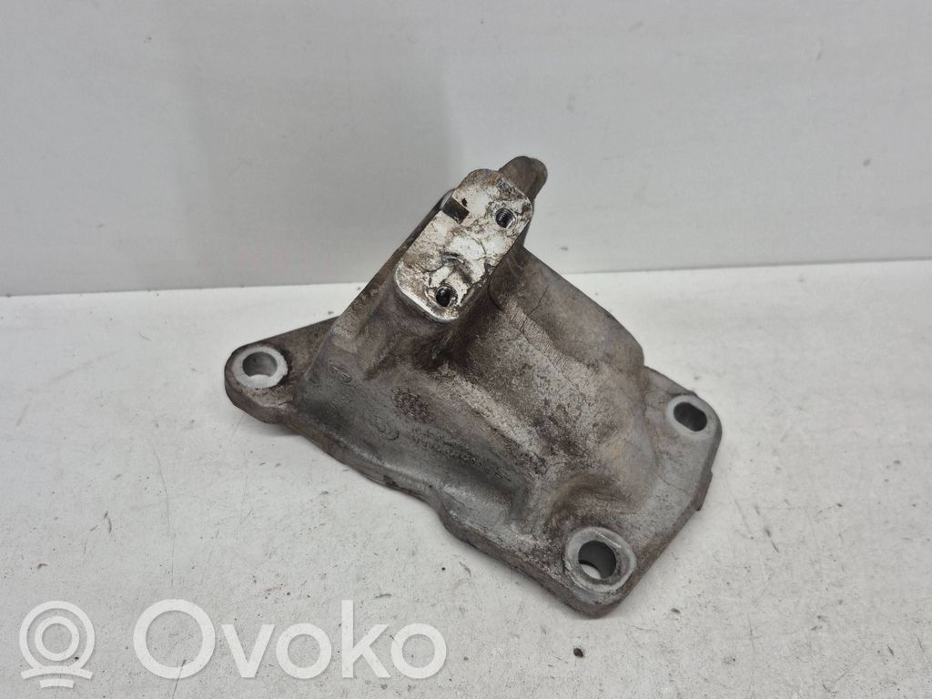 Dodge Durango III Engine mounting bracket 