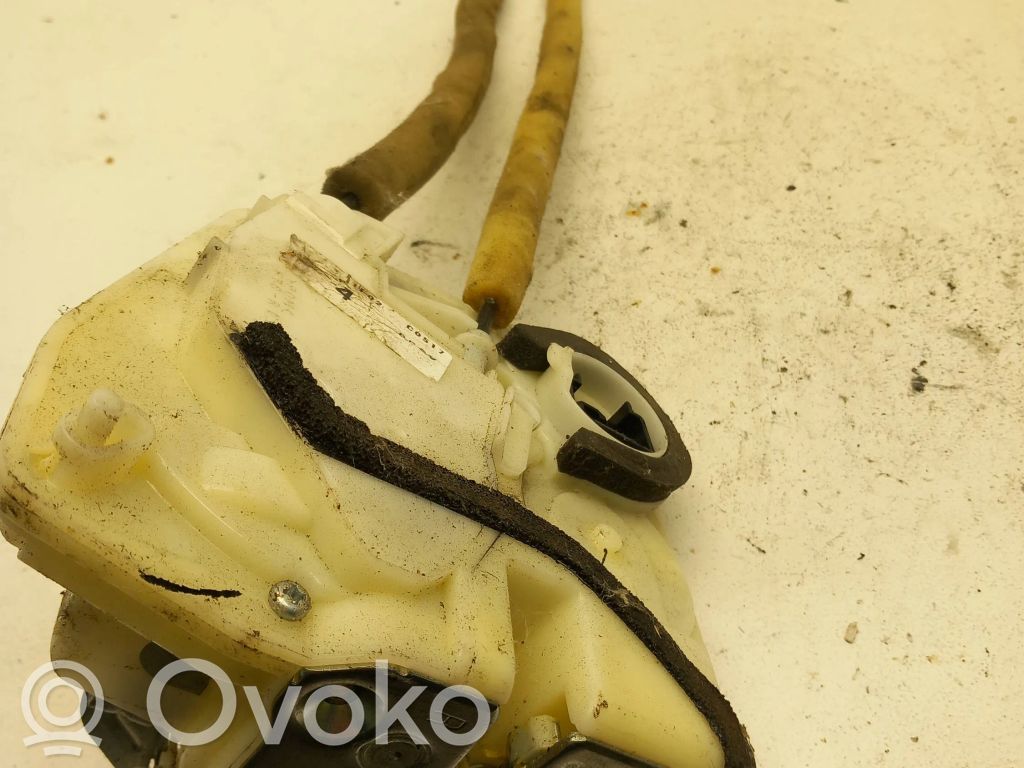Mazda 2 Задний замок 