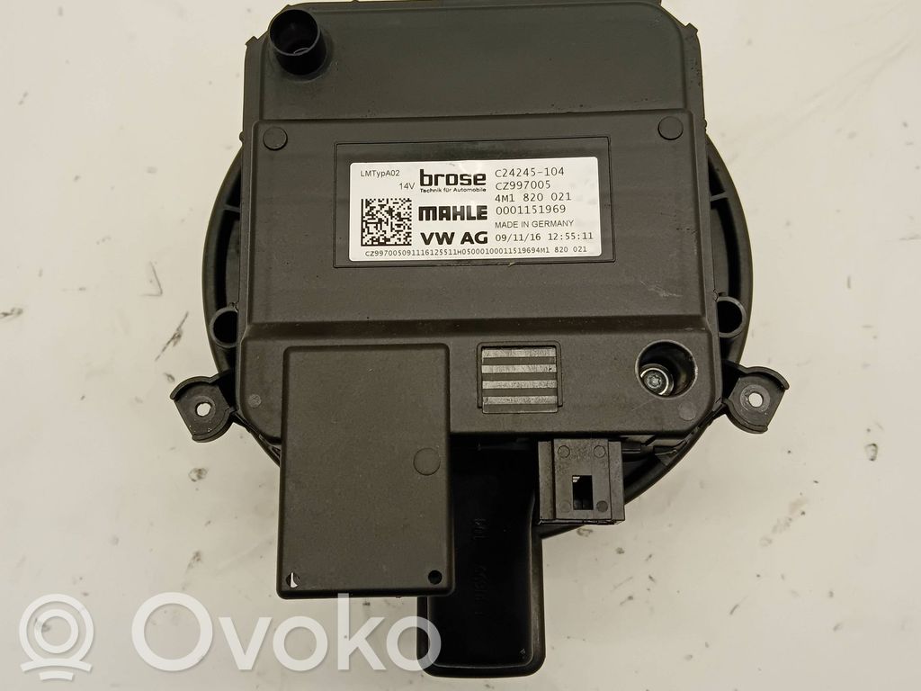 Audi A4 S4 B9 Wentylator nawiewu / Dmuchawa 